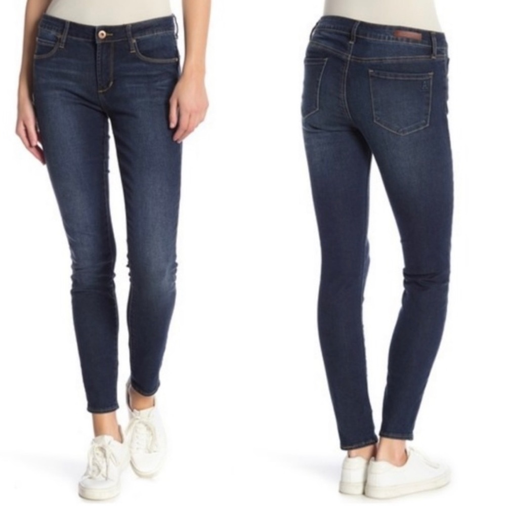 NWOT-ARTICLES OF SOCIETY/SARAH SKINNY JEAN